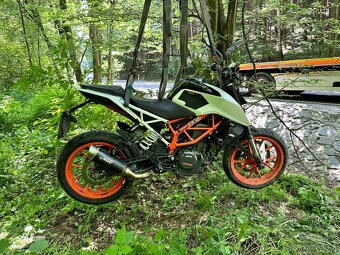 KTM Duke 390 (2018) - poškodená, vhodná na opravu / diely - 6