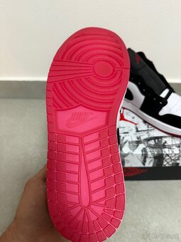 Air Jordan 1 Low SE Black Toe - 6