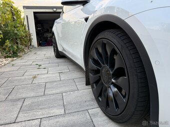 Tesla model Y Performance 10/2022 , 393 KW - 6