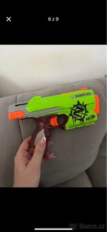 Nerf Zombie + NERF - Elite 2.0 Volt SD 1 - 6