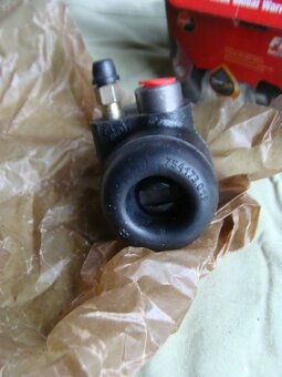 UAZ 469 nová brzdová prasátka 4 ks - 6