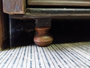 Stará dřevěná komoda - 6