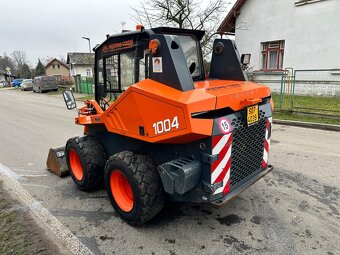 smykem řízený nakladač LOCUST 1004 - 6