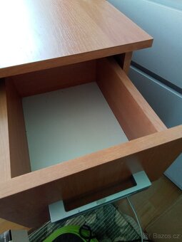 Skládací jídelní stůl - 6