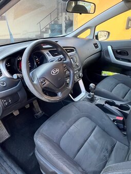 KIA Ceed 1.4 CRDi (2013), hatchback, nafta, manuál - 6