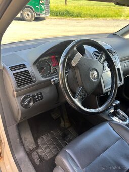 Prodám VW Touran 1.9 TDI 77 kw (BLS) r.v. 2009 7 MÍSTNÉ - 6