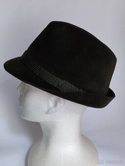 Elegantní klobouk, Rockel velur, tm. zelený, pošta 69.-, - 6