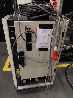 7 osy průmyslový robot KUKA KR125 s dráhou - 6