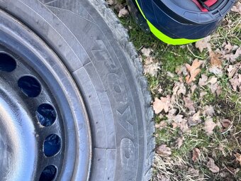 Prodám kola se zimním pneu 195/65 R15 - 6