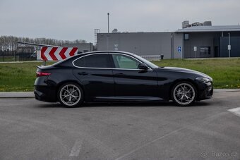 Alfa Romeo Giulia 2.2 Diesel Super / Quadrifoglio body kit - 6