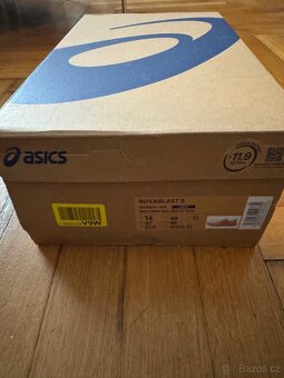 ASICS Novablast 5 - 6