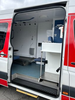 VW Crafter - 2.0 TDI Sanitní vůz - Manuál - 6