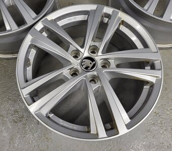 Originál 17" Seat Tarraco 5x112 Passat B8 Superb - 6