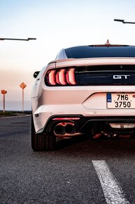 Ford Mustang GT 5,0L V8 - 6