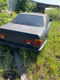 BMW E32 750i díly - 6