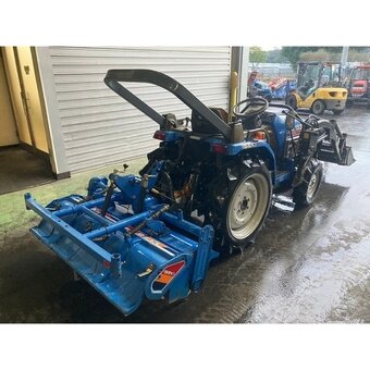 Malotraktor Iseki s čelním nakladačem - 6
