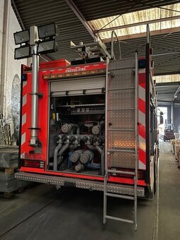 Hasičské vozidlo, Scania P94 260 4X2 2500L vody - 6