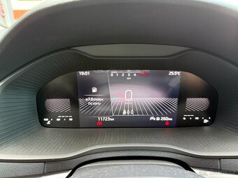 Škoda Karoq 1.5 TSI manuál r.v. 2024, najeto 12000 TOP STAV - 6