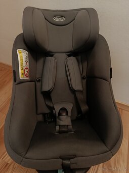 Autosedačka Graco Turn2Me 360° šedá - 6
