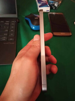 Samsung Galaxy s25 (použitý jako nový) - 6