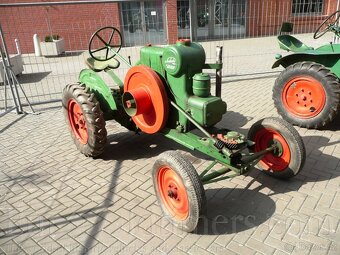 Traktor Svoboda 12 - 6