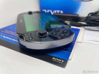 PS Vita Wi-Fi (PCH-1003) OLED - 6