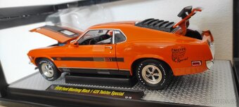 Modely aut 1/24 - M2 Machines - 6