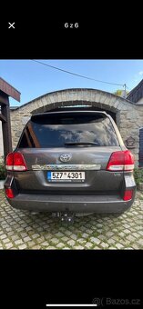Toyota Land Cruiser 200 - 6