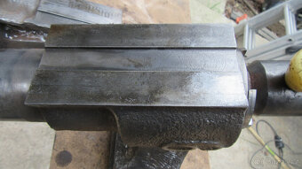 RETRO - kovany  svěrák--50kg - 6