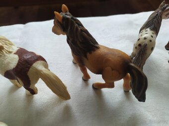 9. Poníci a falabella zn. Schleich - 6