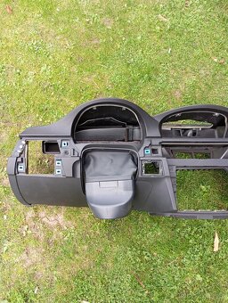 BMW e91 palubní deska - 6