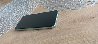 Dobrý den prodám iphone 11 vše funguje - 6