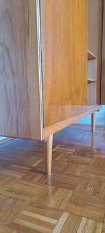 Lakovaná šatní skříň - 6