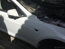 Tesla model S - 6