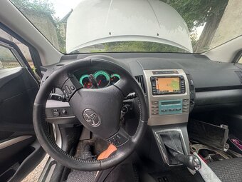 Toyota Corolla verso 2009. 2.2 d cat 130 kw - 6