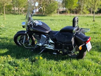 Yamaha XVS 1100 V-Star – stylový cruiser s duší i zvukem - 6