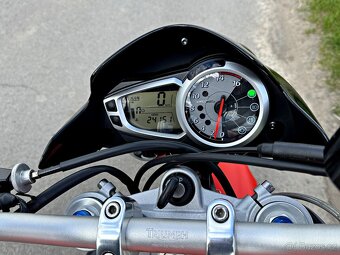 Triumph Street Triple 675 R 78KW - 24 tis. KM, ČR, r. 2010 - 6