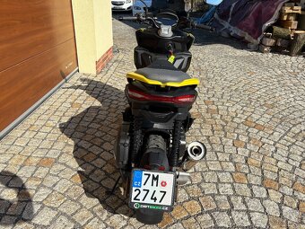 APRILIA SR GT 200 - 6