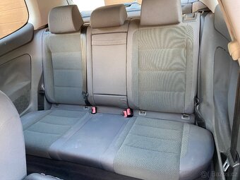 Prodám Vw Golf V 1.6 FSI 85kw 6ti kvalt rv.2005 - 6