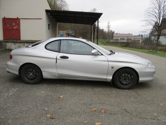 HYUNDAI LANTRA COUPE - 1.6 i - 6