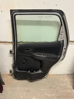 Suzuki Ignis 03-08, zadní dveře - 6