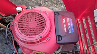 Zahradní traktůrek Honda - 6