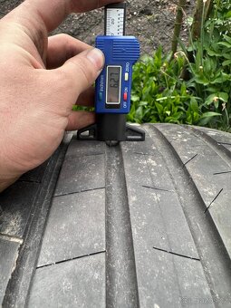 2ks letních pneu 285/35 R22 106Y - Bridgestone - 6