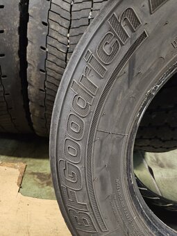 Nákladní vlekové pneu 235/75R17,5 - 6