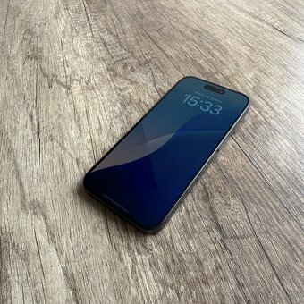 iPhone 15 Pro 128GB, černý, eSIM (12 měsíců záruka) - 6