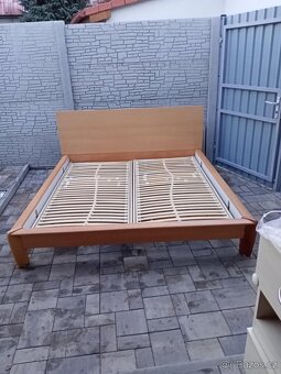 Prodám manželskou postel 180cm x 200cm - 6