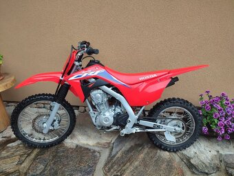 Honda CRF 125 2022 - 6