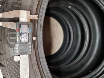 4x Continental TS 850P 245/45 R18 Zimní pneu - 6