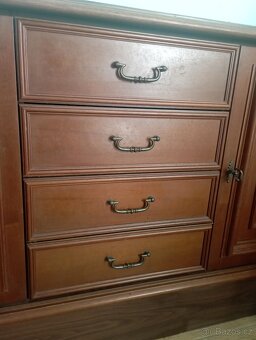 Luxusní prostorná komoda dřevo masiv 197x79x43 cm - 6