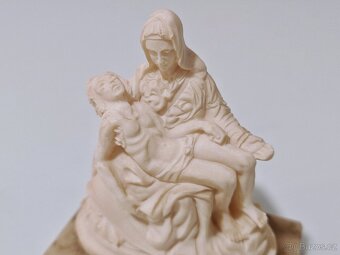 Soška alabastr Madona pieta - 6